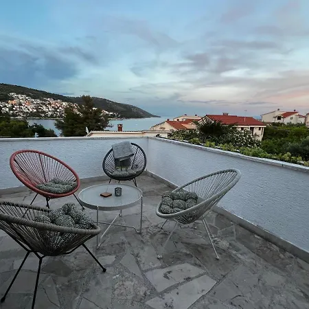 Sena Appartement *